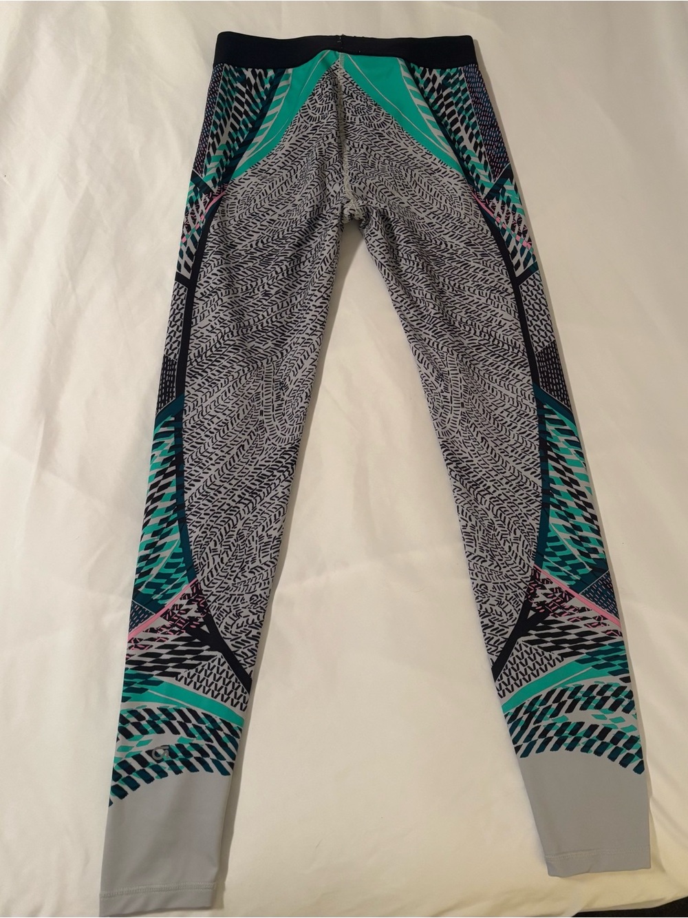GAPfit Gfast Women’s Multicolor Retro Print Leggings size small